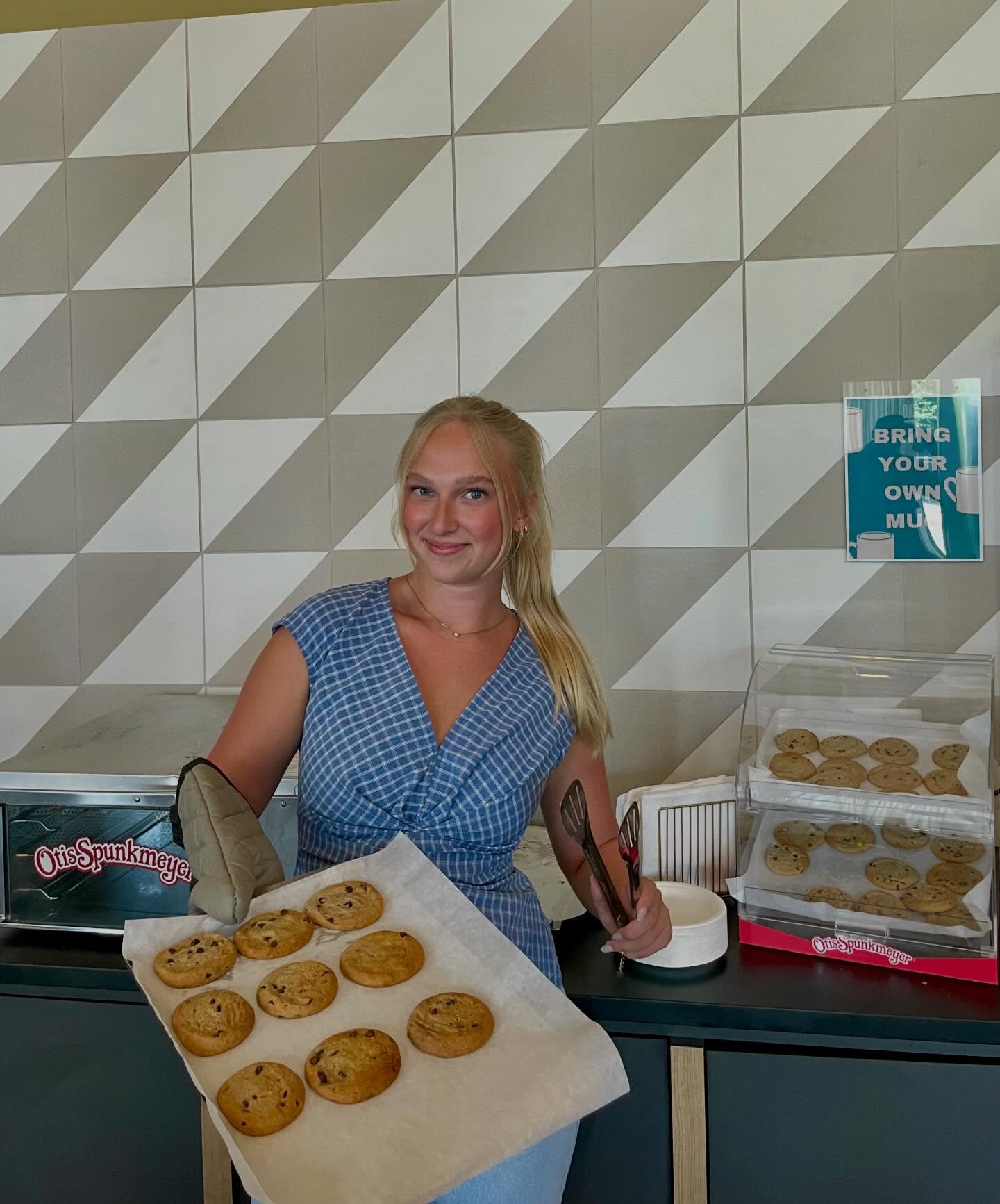 What day is it??? FREE COOKIE FRIDAY\ud83c\udf1f\ud83c\udf6a\ud83d\ude0b Come down to the lobby NOW to get them while they're fresh\u2728 \n\n