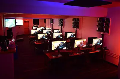 Left Click Lounge